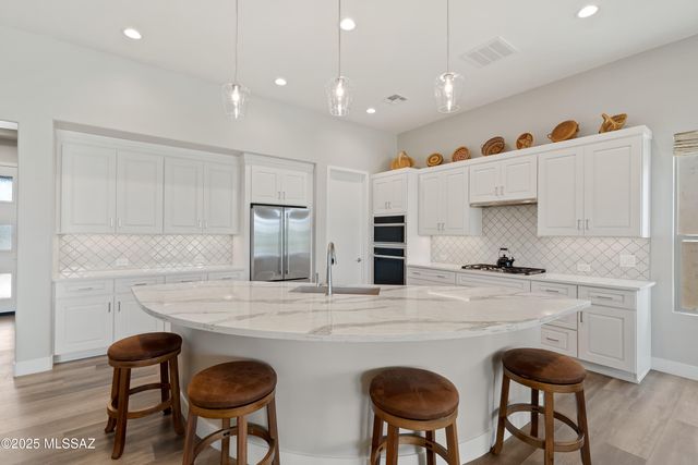 61438 E Shale Road, Oracle, AZ 85623