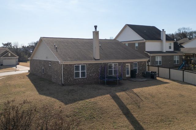 1038 Abberley Cir, Hendersonville, TN 37075