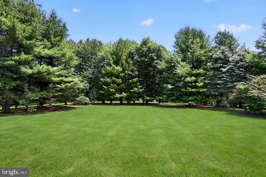 2401 S CHESTER SPRINGS RD, CHESTER SPRINGS, PA 19425 — exterior