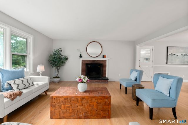 10 Staeth Road, East Hampton, CT 06424