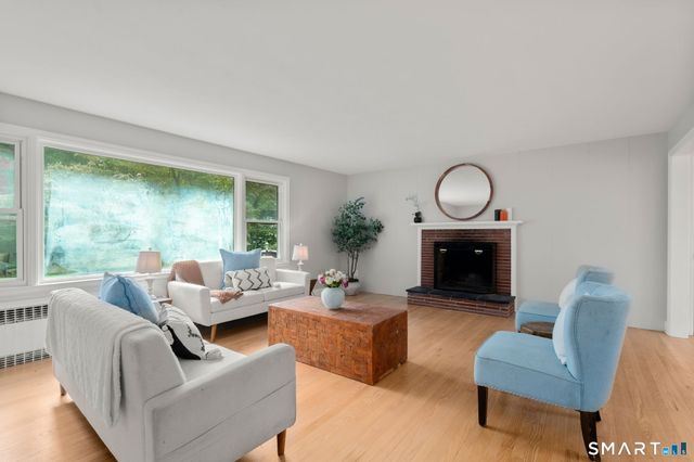 10 Staeth Road, East Hampton, CT 06424
