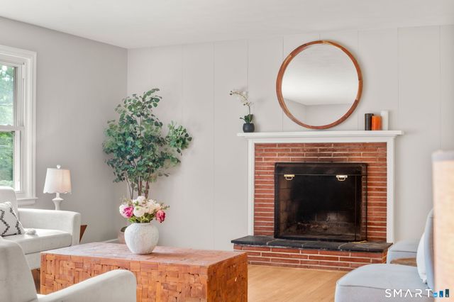 10 Staeth Road, East Hampton, CT 06424