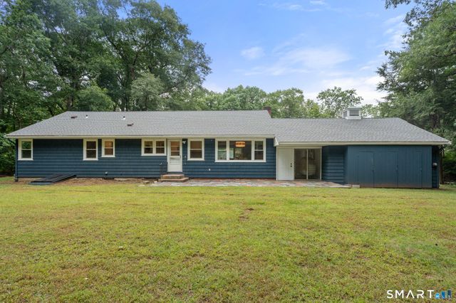 10 Staeth Road, East Hampton, CT 06424