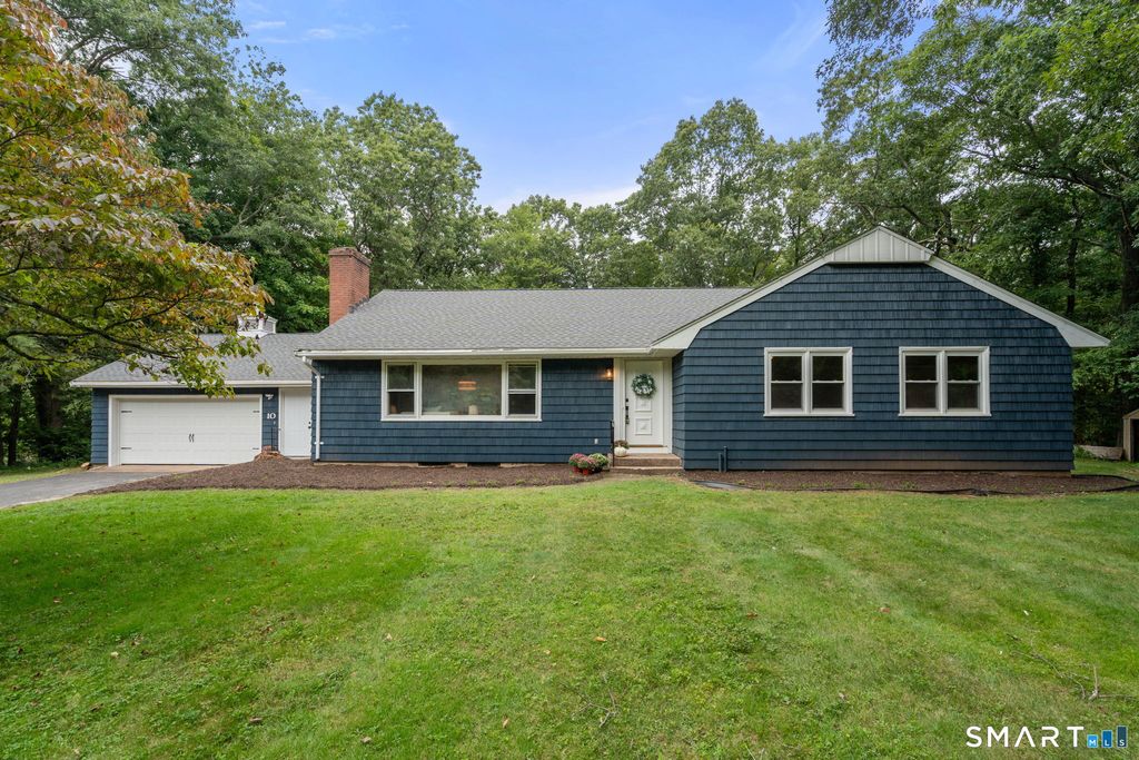 10 Staeth Road, East Hampton, CT 06424