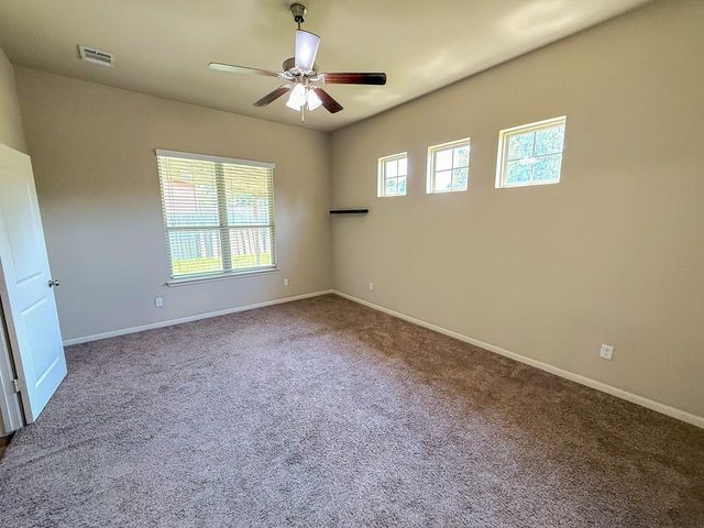 117 Green Haven Drive, Huntsville, TX 77320