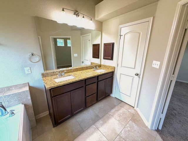 117 Green Haven Drive, Huntsville, TX 77320