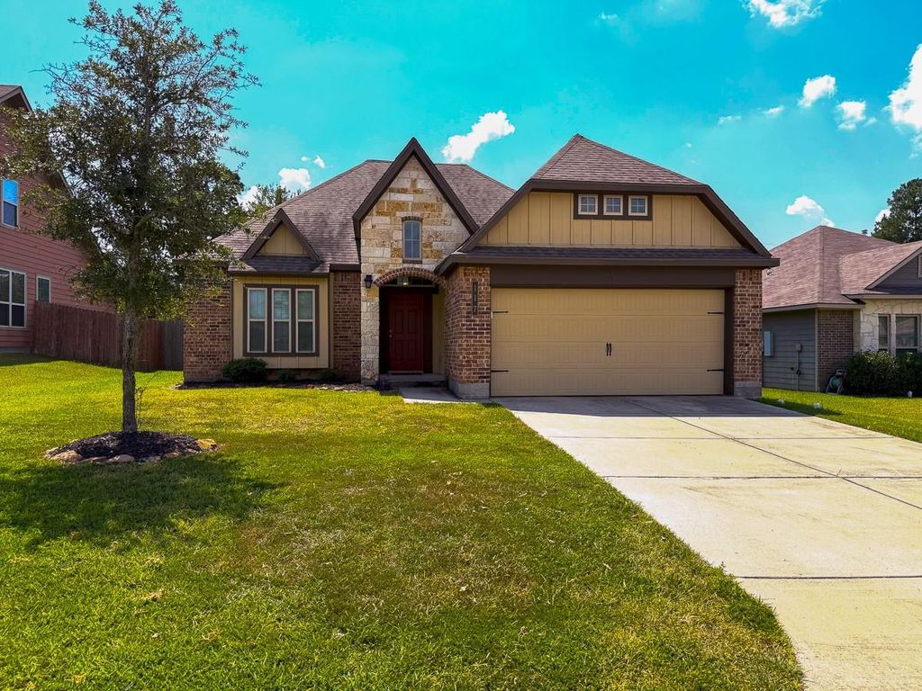 117 Green Haven Drive, Huntsville, TX 77320