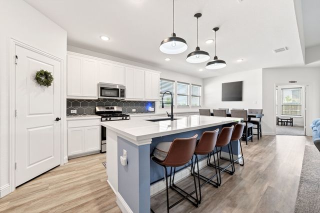 701 Cashew Way, Forney, TX 75126