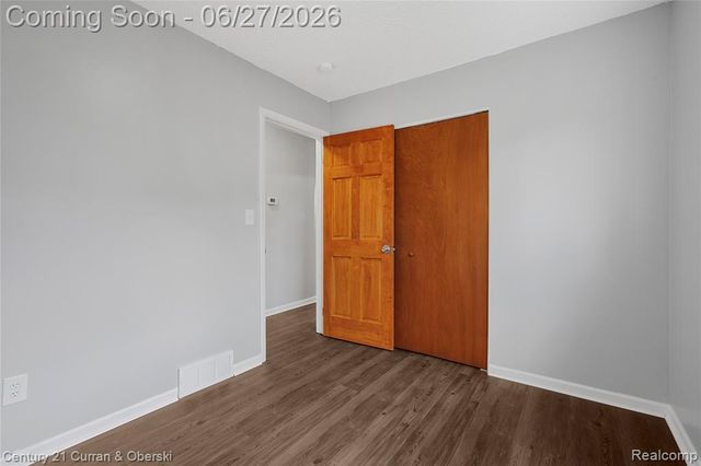 6042 Highview Street, Dearborn Heights, MI 48127