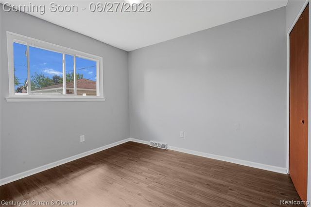 6042 Highview Street, Dearborn Heights, MI 48127