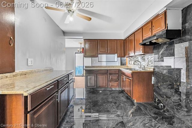 6042 Highview Street, Dearborn Heights, MI 48127