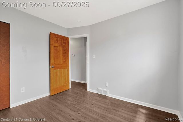 6042 Highview Street, Dearborn Heights, MI 48127