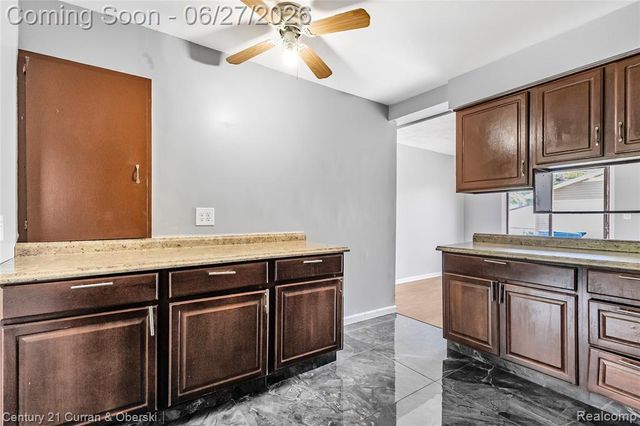 6042 Highview Street, Dearborn Heights, MI 48127