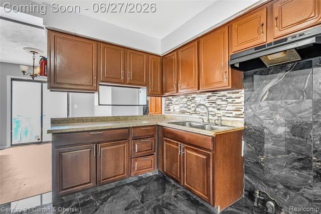 6042 Highview Street, Dearborn Heights, MI 48127