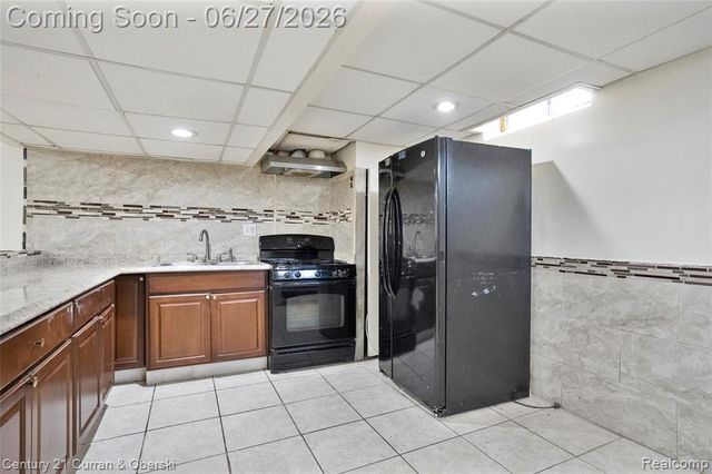 6042 Highview Street, Dearborn Heights, MI 48127