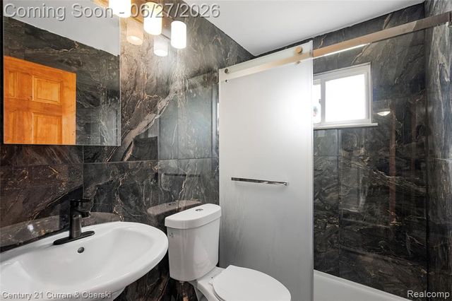 6042 Highview Street, Dearborn Heights, MI 48127