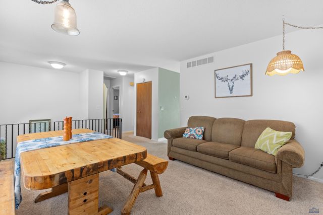 101 E WYOMING, Rapid City, SD 57701