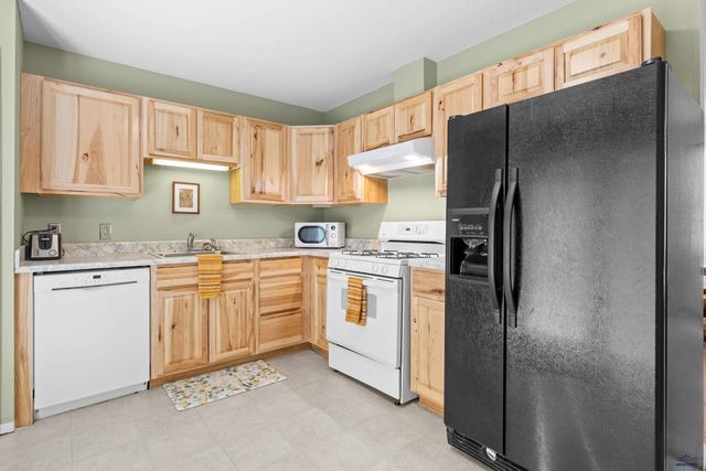 101 E WYOMING, Rapid City, SD 57701