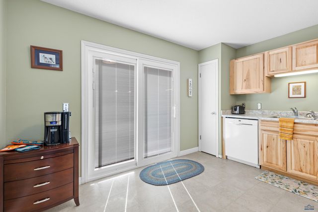 101 E WYOMING, Rapid City, SD 57701