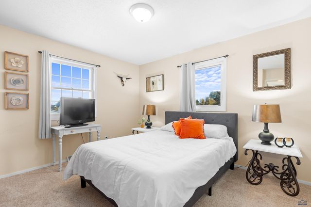 101 E WYOMING, Rapid City, SD 57701