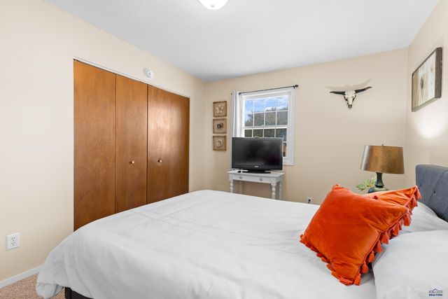 101 E WYOMING, Rapid City, SD 57701