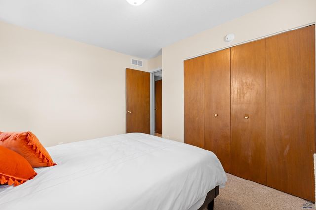 101 E WYOMING, Rapid City, SD 57701