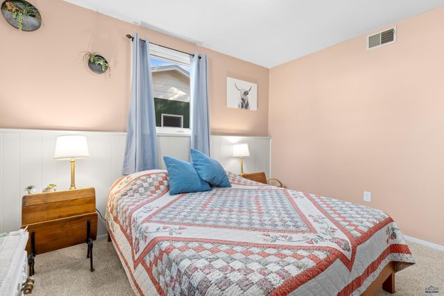 101 E WYOMING, Rapid City, SD 57701