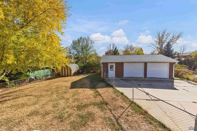 101 E WYOMING, Rapid City, SD 57701