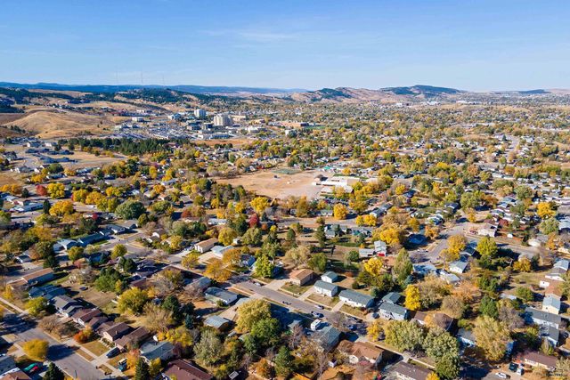 101 E WYOMING, Rapid City, SD 57701