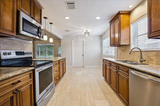 1919 Spillers Lane, Houston, TX 77043