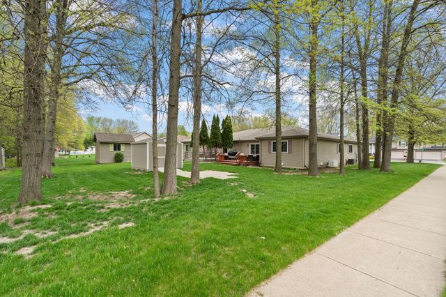 1242 Griffin Lake Avenue, Chesterton, IN 46304
