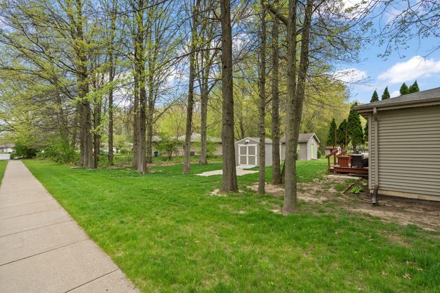 1242 Griffin Lake Avenue, Chesterton, IN 46304