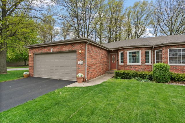 1242 Griffin Lake Avenue, Chesterton, IN 46304