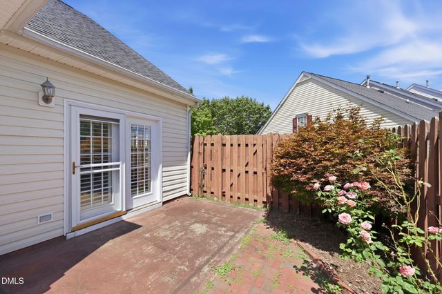 2736 N Keswick Way, Greensboro, NC 27410