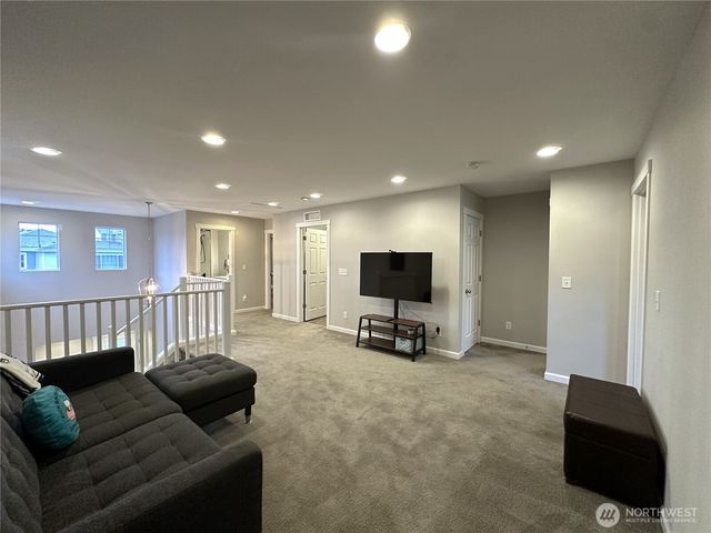 19019 123rd Place SE, Renton, WA 98058
