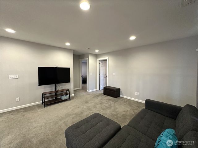 19019 123rd Place SE, Renton, WA 98058