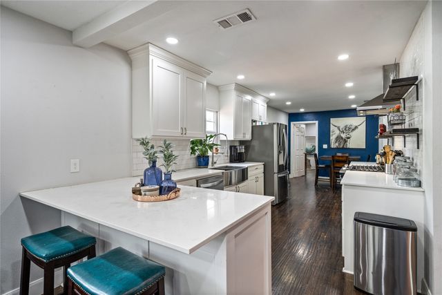 912 S Rosemont Avenue, Dallas, TX 75208