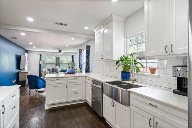 912 S Rosemont Avenue, Dallas, TX 75208