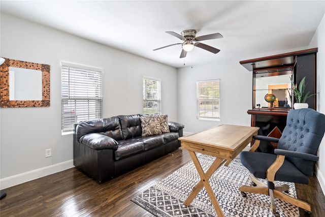 912 S Rosemont Avenue, Dallas, TX 75208