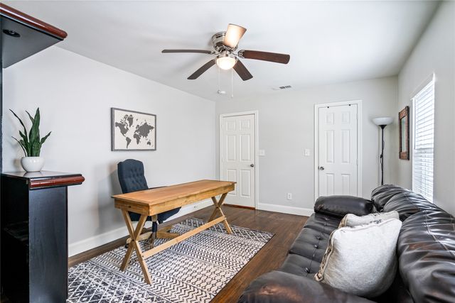 912 S Rosemont Avenue, Dallas, TX 75208