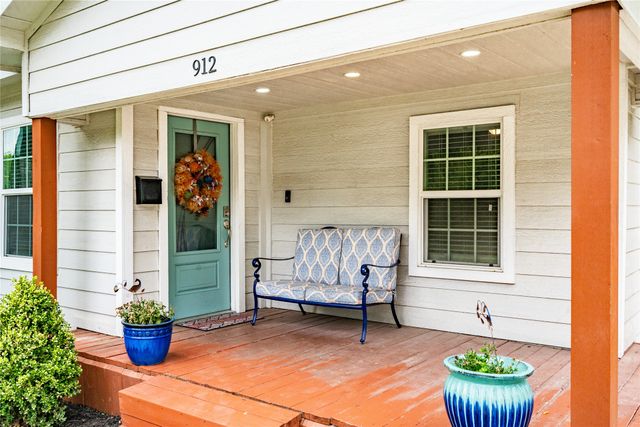 912 S Rosemont Avenue, Dallas, TX 75208