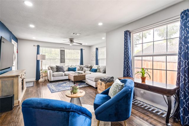 912 S Rosemont Avenue, Dallas, TX 75208