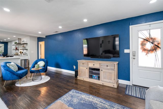 912 S Rosemont Avenue, Dallas, TX 75208