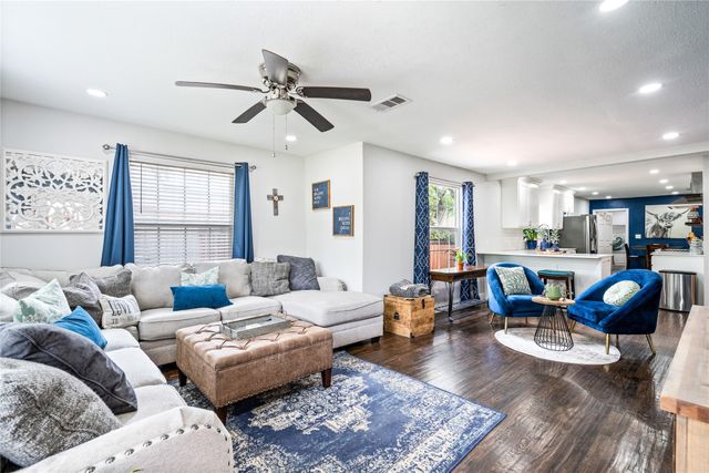 912 S Rosemont Avenue, Dallas, TX 75208