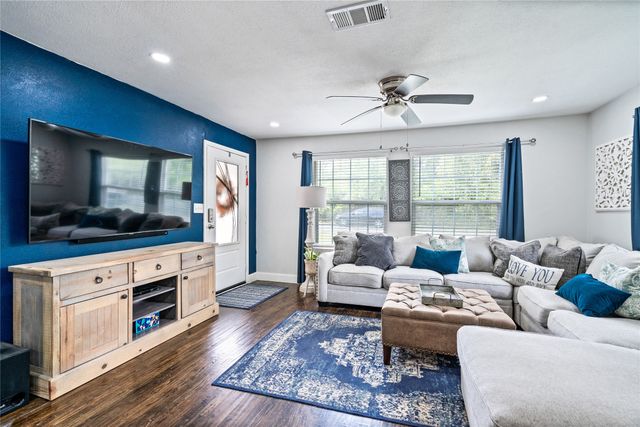 912 S Rosemont Avenue, Dallas, TX 75208