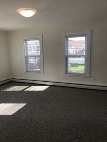 27 Elm St 2, Peabody, MA 01960