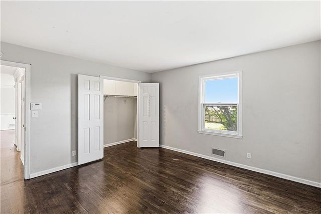 500 Westminister Road, Blue Springs, MO 64014