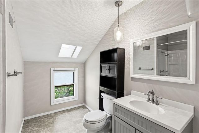 500 Westminister Road, Blue Springs, MO 64014