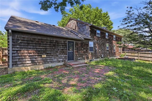 500 Westminister Road, Blue Springs, MO 64014