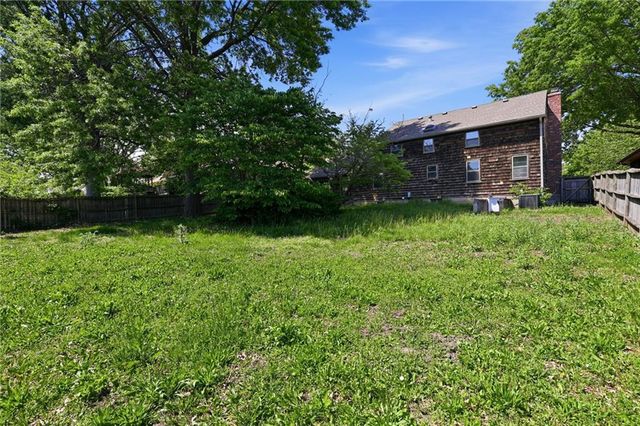 500 Westminister Road, Blue Springs, MO 64014